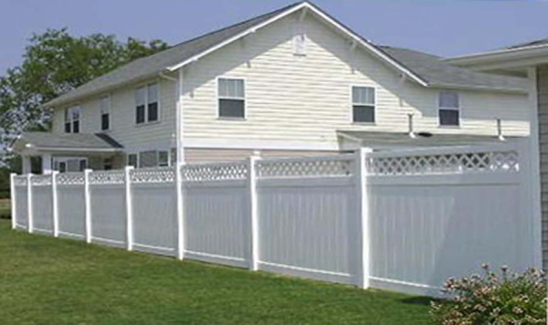 white vinyl fence